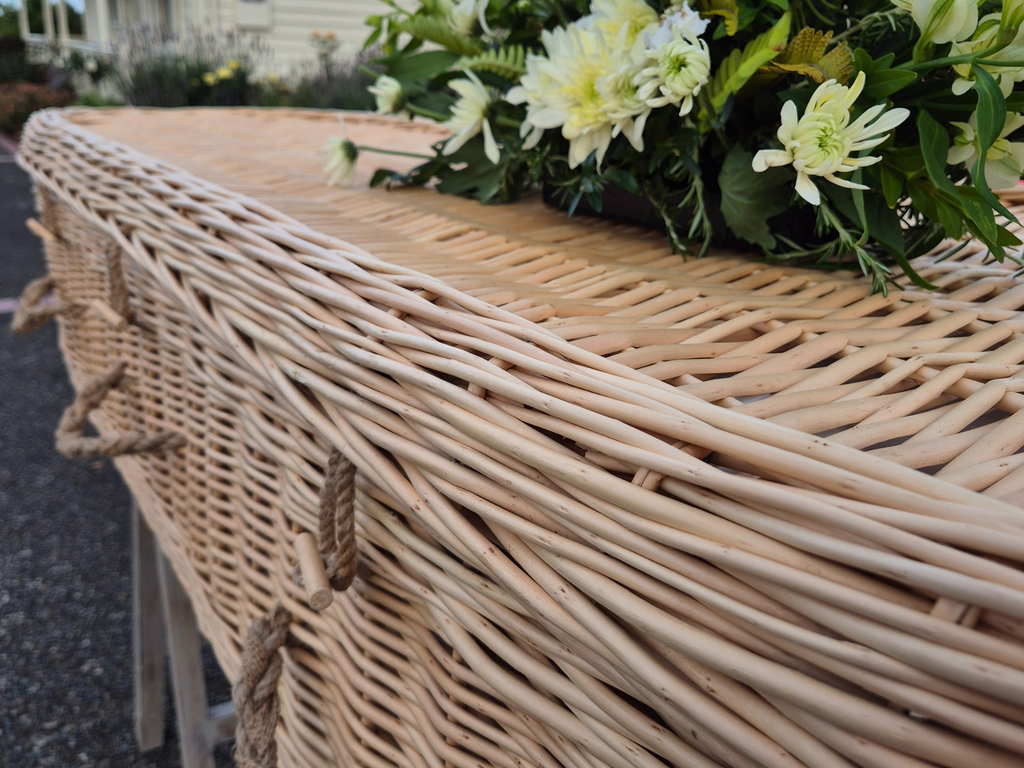 Willow Casket in Natural